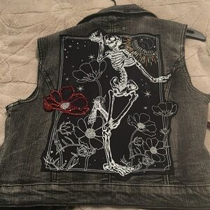 #67  Dancing in the moonlight vest